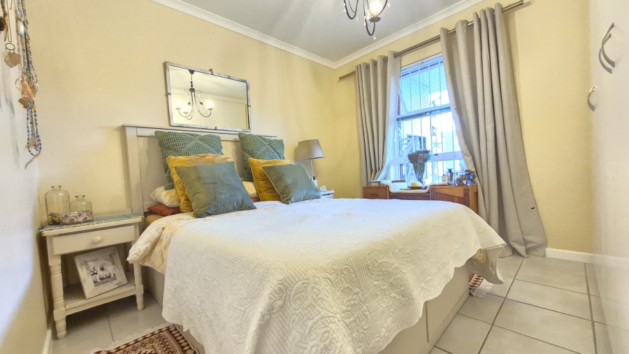 2 Bedroom Property for Sale in Whispering Pines Western Cape